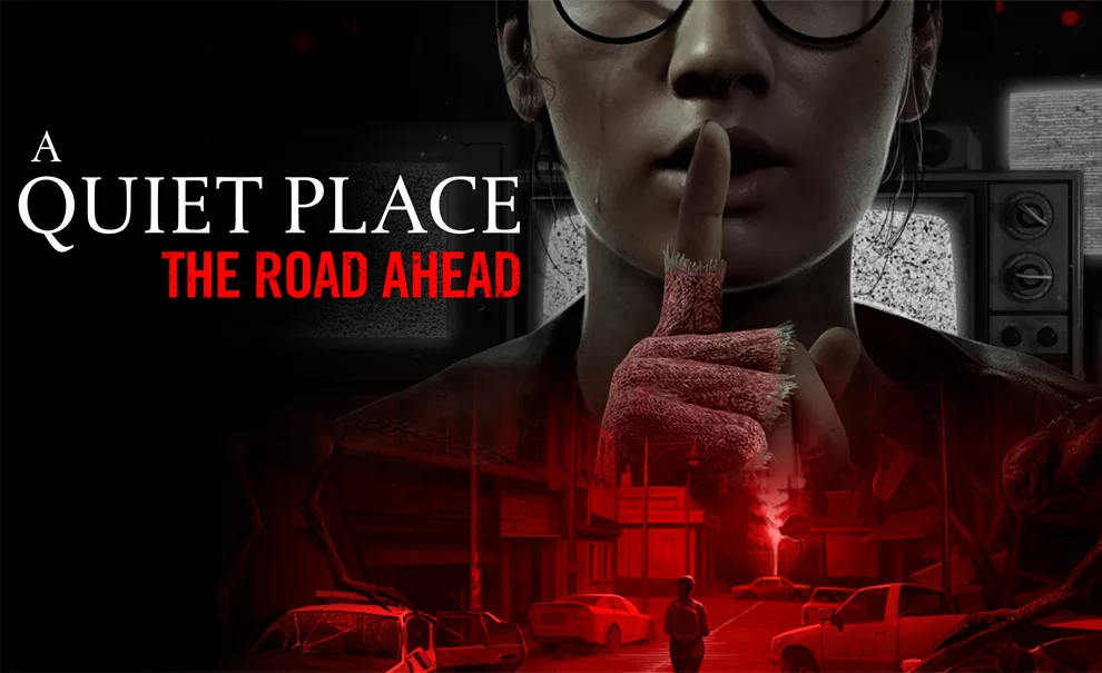 Uma mulher fazendo sinal de silêncio em frente a vários televisores com chuvisco, logo abaixo a mesma mulher andando em uma rua vista por trás e a logo A Quiet Place The Road Ahead na frente de toda a imagem.