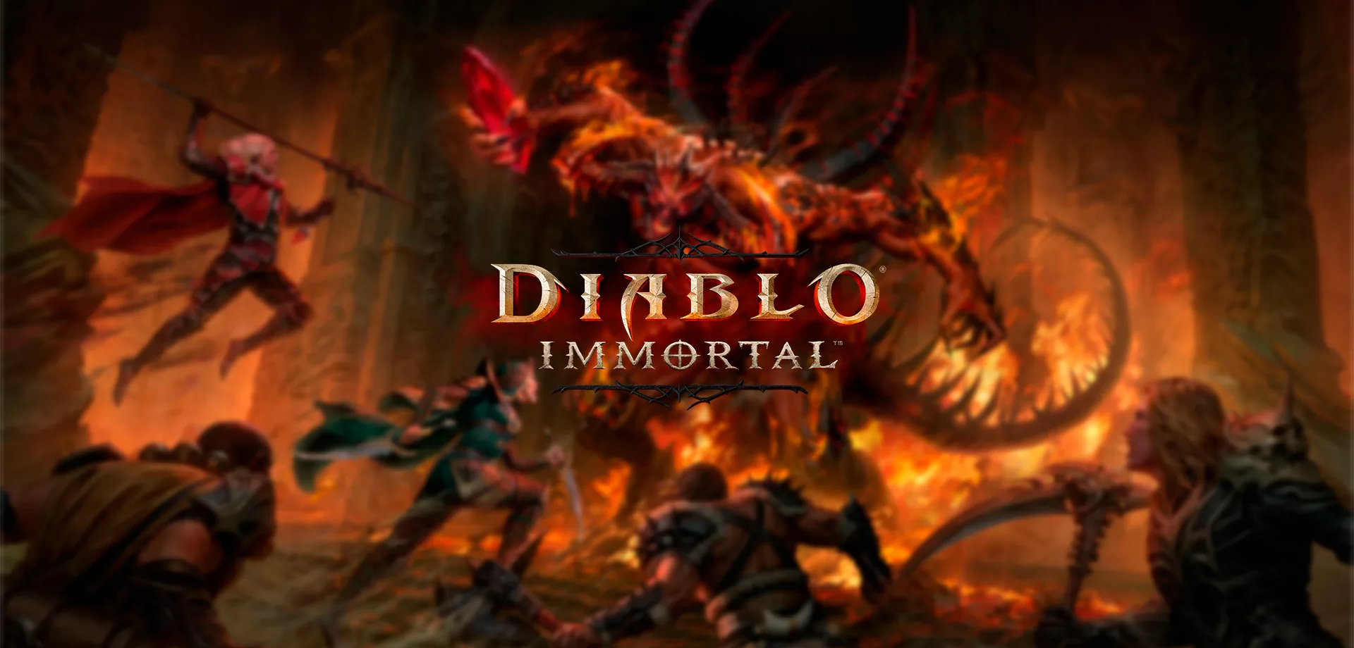 Imagem desfocada de vários personagens lutando contra Diablo e a logo de Diablo Immortal à frente.