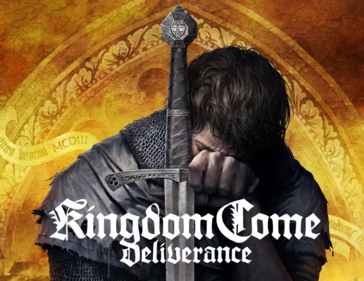 Protagonista apoiado na espada que está apoiada no chão, o fundo é uma arte antiga em amarelo, e tons de marrom e dourado. Kingdom Come Deliverance está escrito à frente.