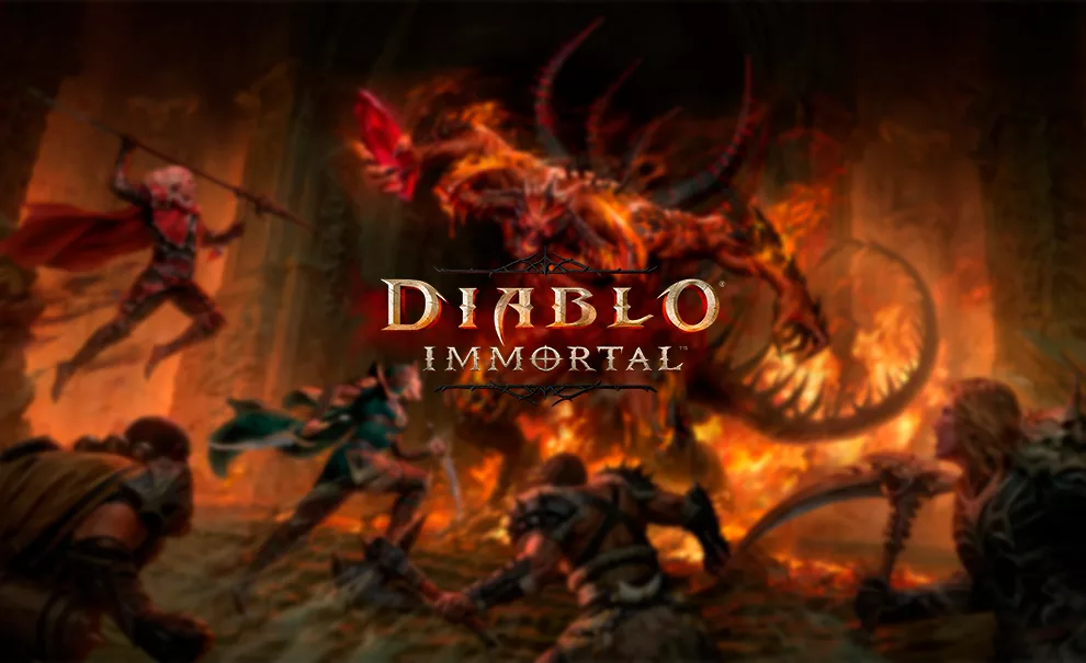 Imagem desfocada de vários personagens lutando contra Diablo e a logo de Diablo Immortal à frente.