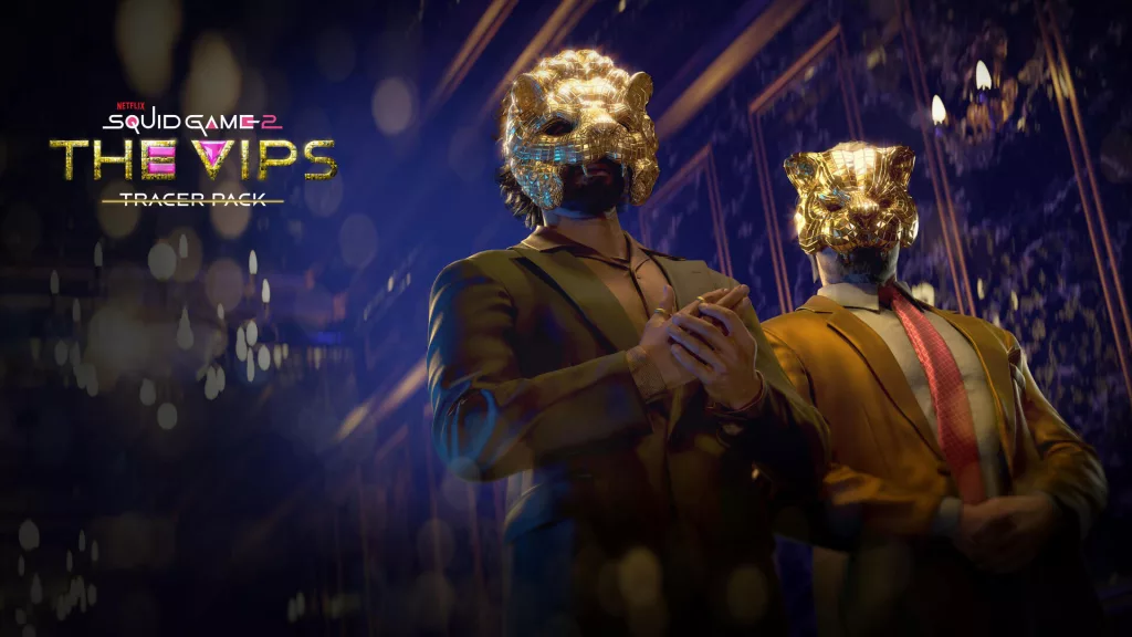 Dois Vips com máscaras douradas em um corredor luxuoso.
