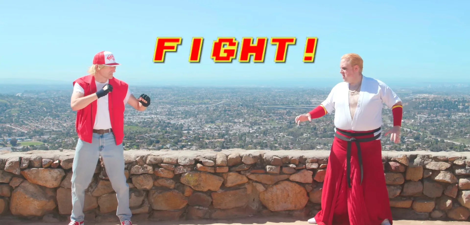 Terry Bogard e Gesee Howard de Fatal Fury interpretados pelos comediantes do grupo Mega 64.