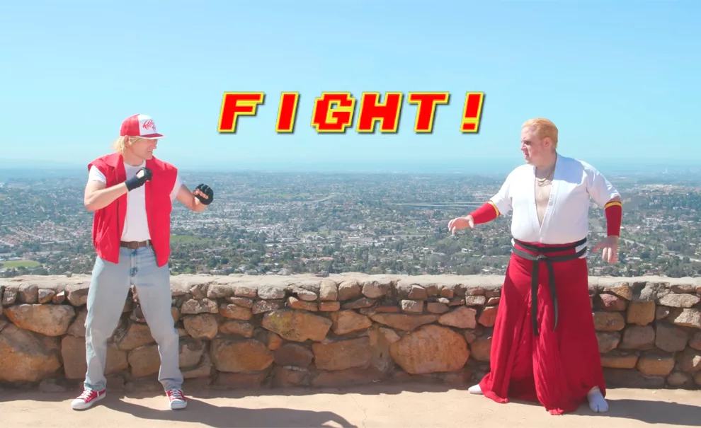 Terry Bogard e Gesee Howard de Fatal Fury interpretados pelos comediantes do grupo Mega 64.