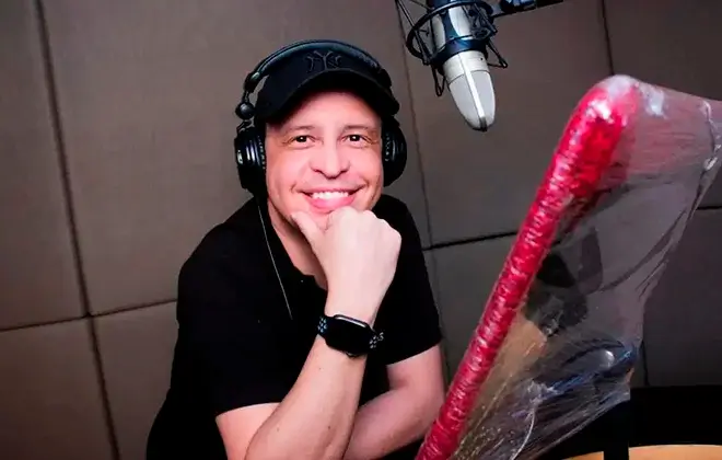 Marco Ribeiro, dublador que já fez a voz de Woody, de Toy Story, e atores como Robert Downey JR. e Jim Carrey