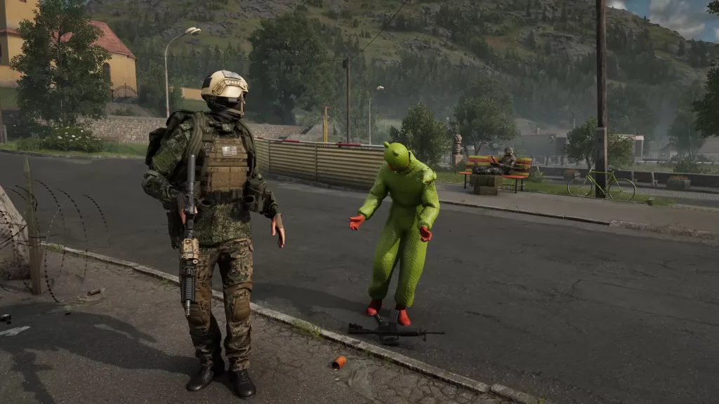 Imagem com soldado com MODs mais realistas e outro com roupa de sapo.