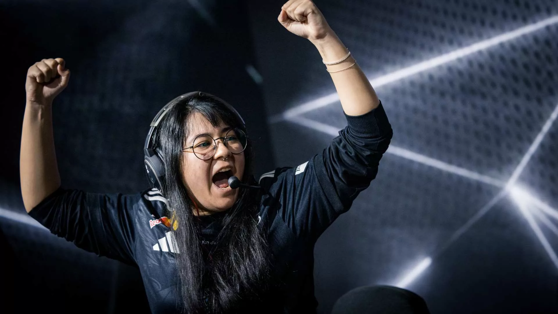 Karina "kaahSENSEI" Takahashi, jogadora da FURIA