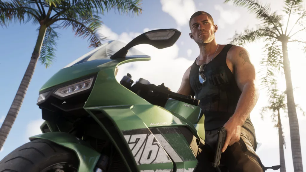 Jason Duval em uma moto Esportiva e segurando uma pistola.
