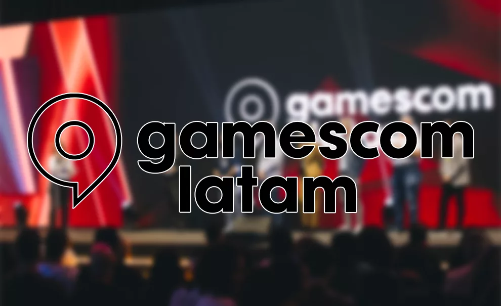Várias pessoas em um palco e a logo da Gamescom Latam.