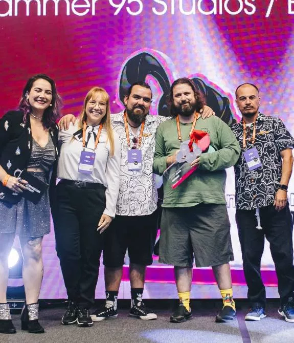 Equipe do Mullet Mad Jack no palco do Big Festival, realizado na Gamescom Latam