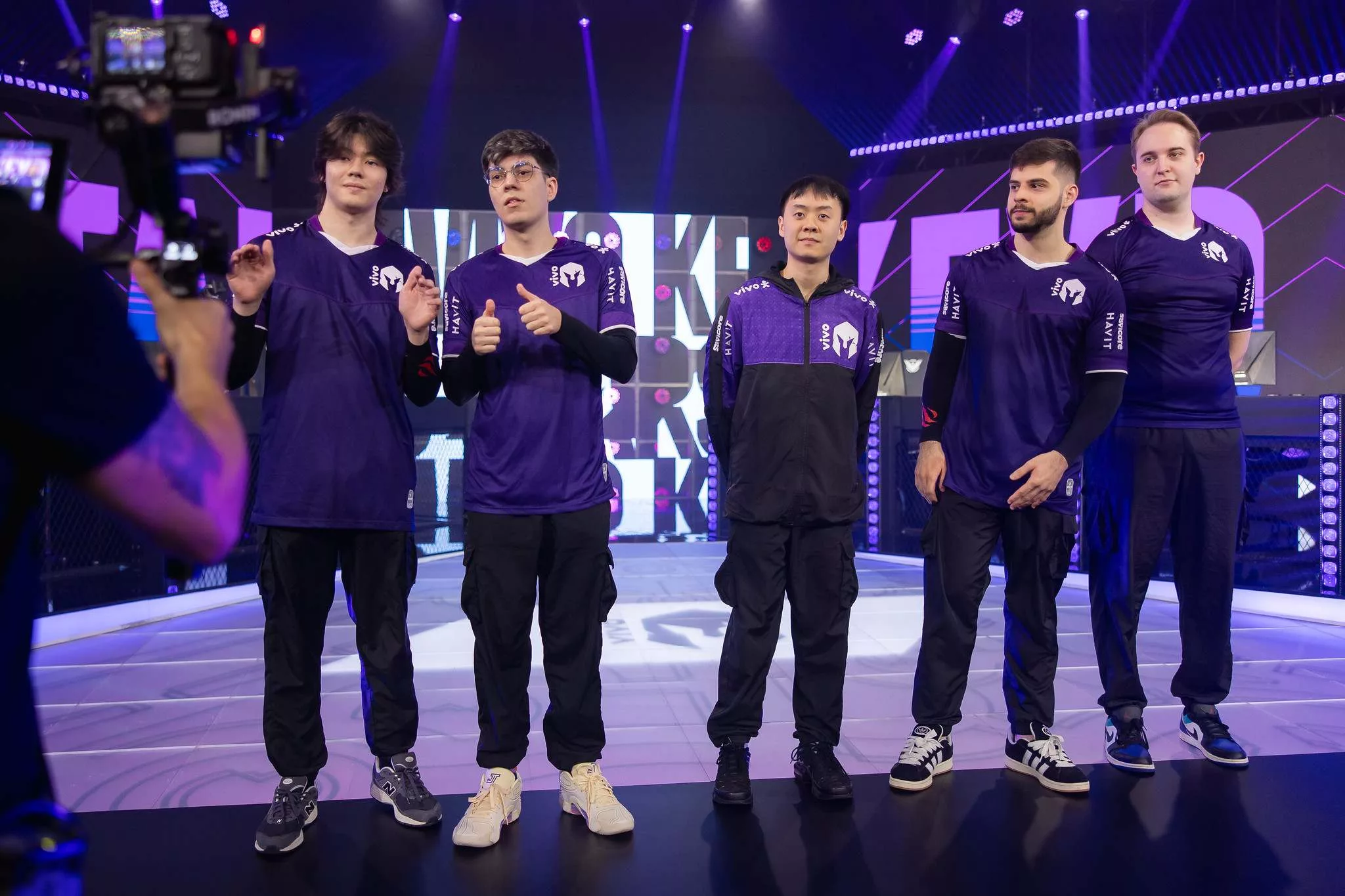 Elenco de Vivo Keyd Stars na LTA Sul