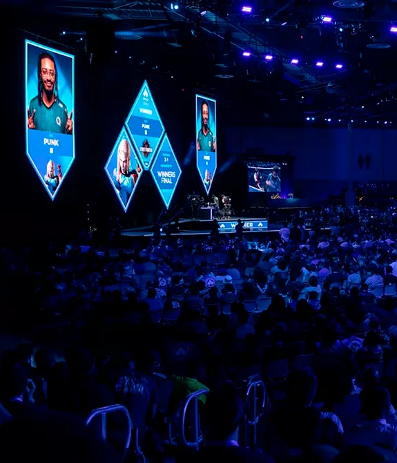 Palco da EVO em referência a Evo 2025.