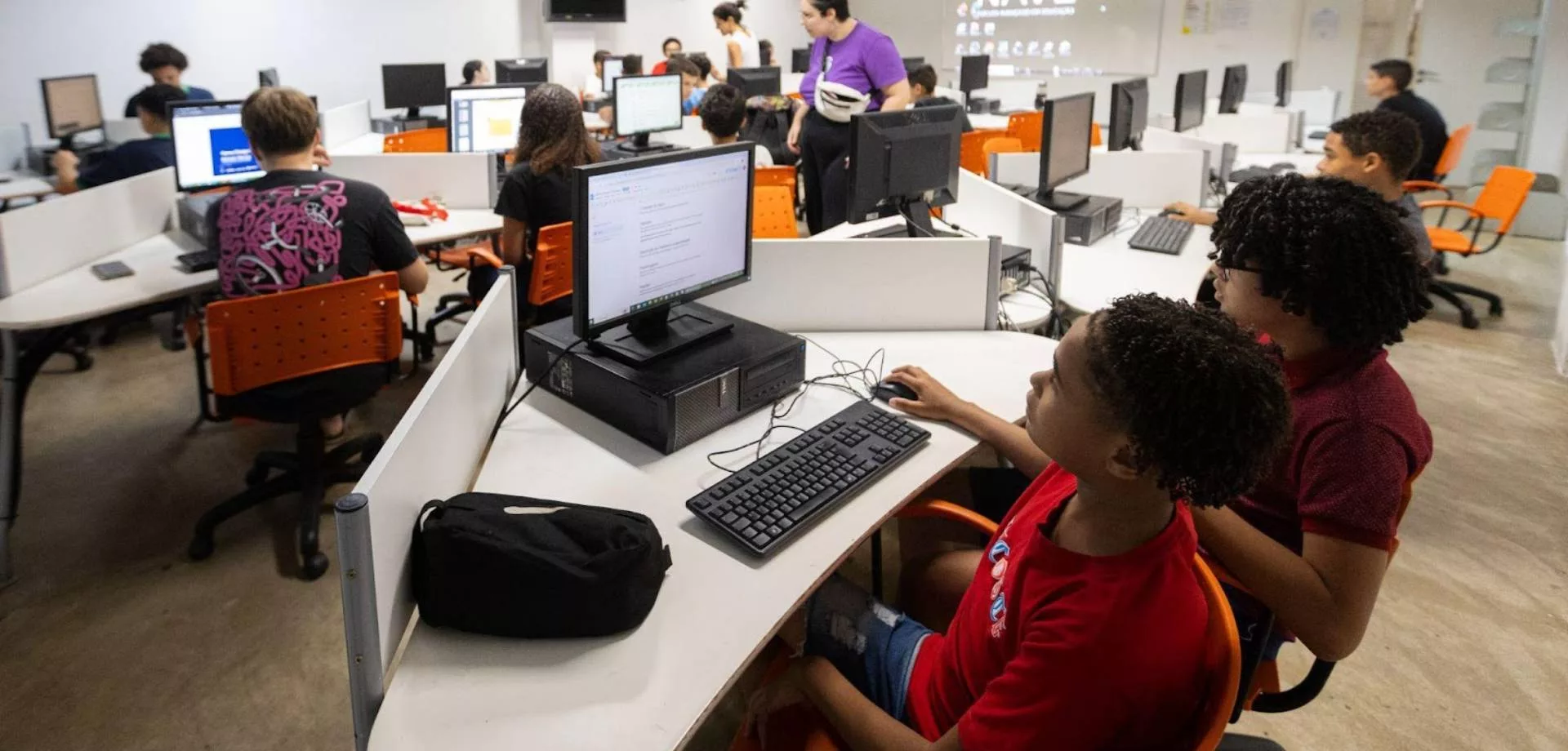 Oi Futuro promove cursos gratuitos de programação e criação de jogos