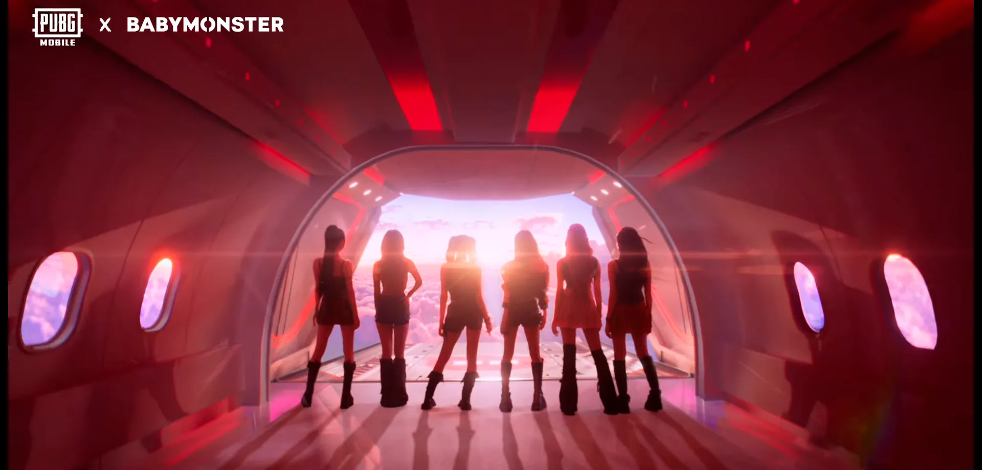 Integrantes do grupo de K-Pop Babymonster de costas para a imagem se preparando para um salto do avião de PUBG Mobile com a logo de ambos no alto à esquerda.