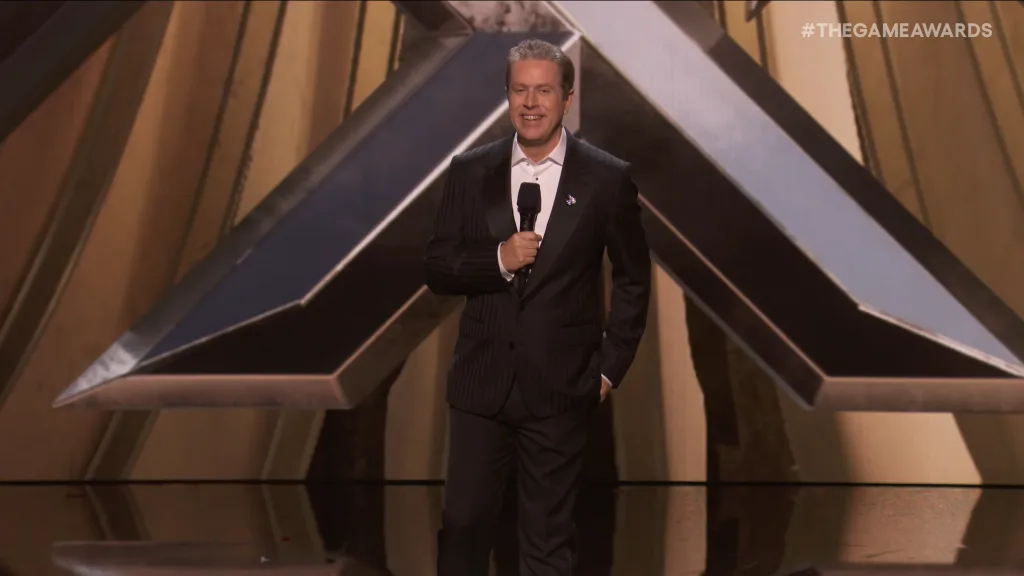 Geoff Keighley no palco principal do The Game Awards 2025.