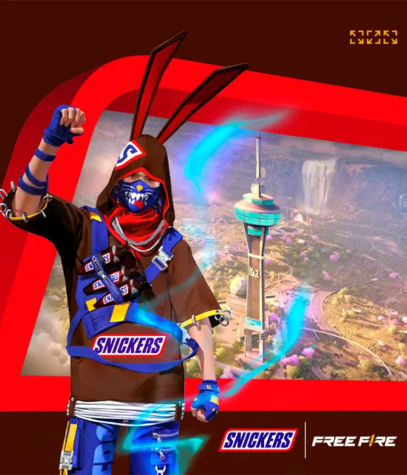 Imagem promocional de Free Fire + Snickers, o chocolate com personagem em skin de "coelho urbano".