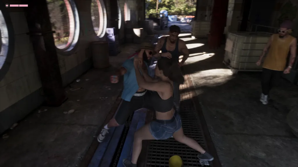 Lucia em combate desarmado com 3 NPCs.
