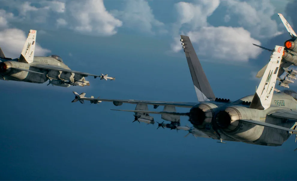 Aviões em Ace Combat 8 em Acesso Antecipado.