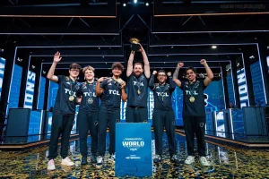 FURIA ergue o troféu da Thunderpick World Championship 2026 (Imagem: Reprodução/FURIA via X).