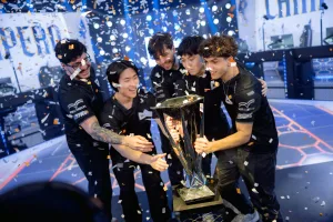 LOUD erguendo a taça do CBLOL 2026 (Imagem: Divulgação).